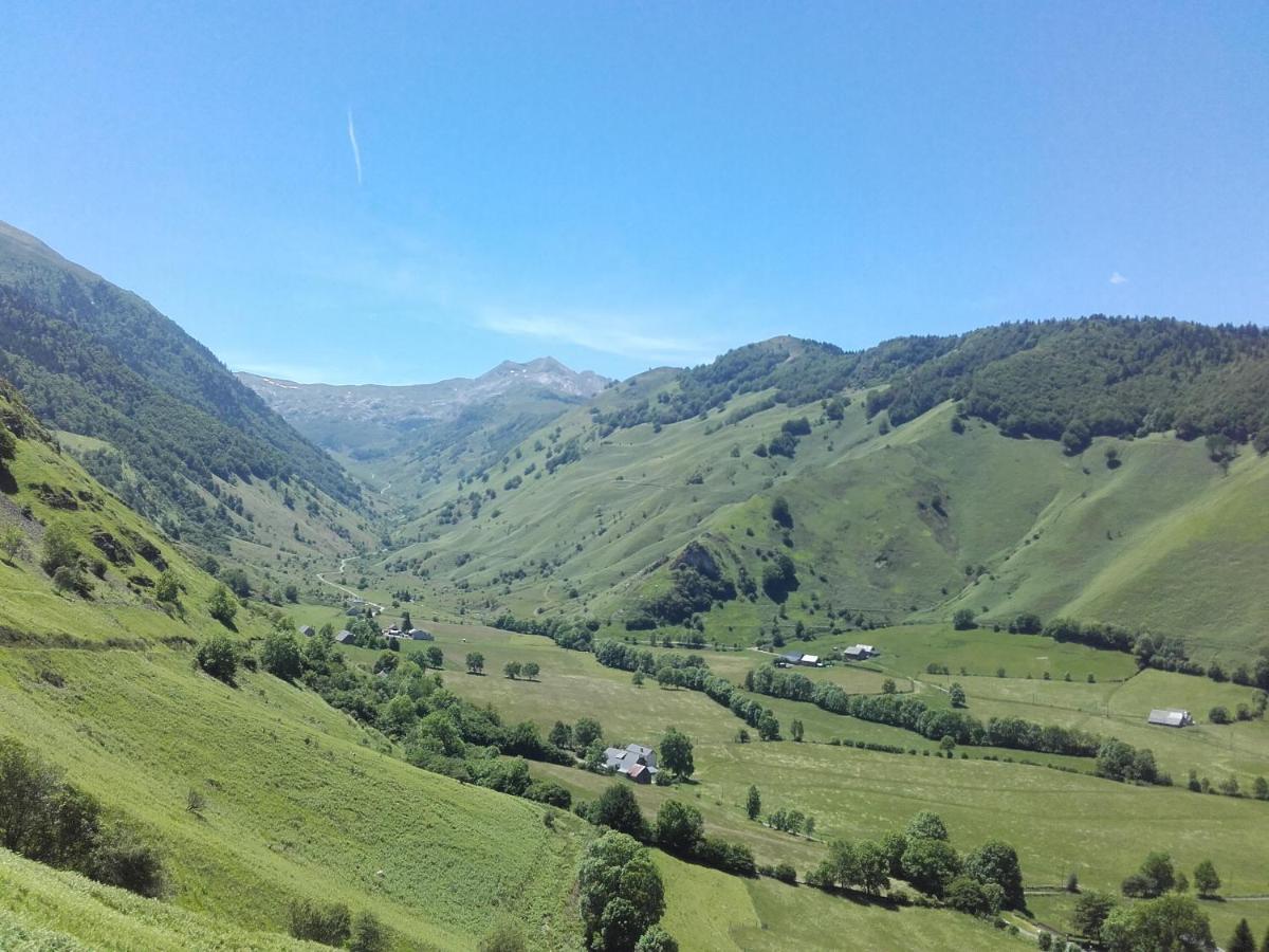 Gite De Montagne Du Plateau De Lhers- Accueil Randonneurs Hotel Accous Exterior foto