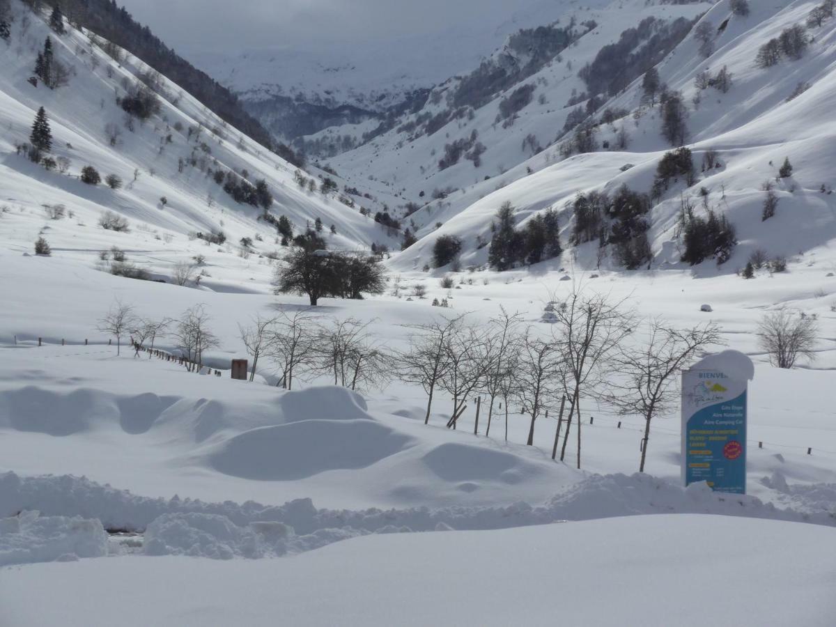 Gite De Montagne Du Plateau De Lhers- Accueil Randonneurs Hotel Accous Exterior foto