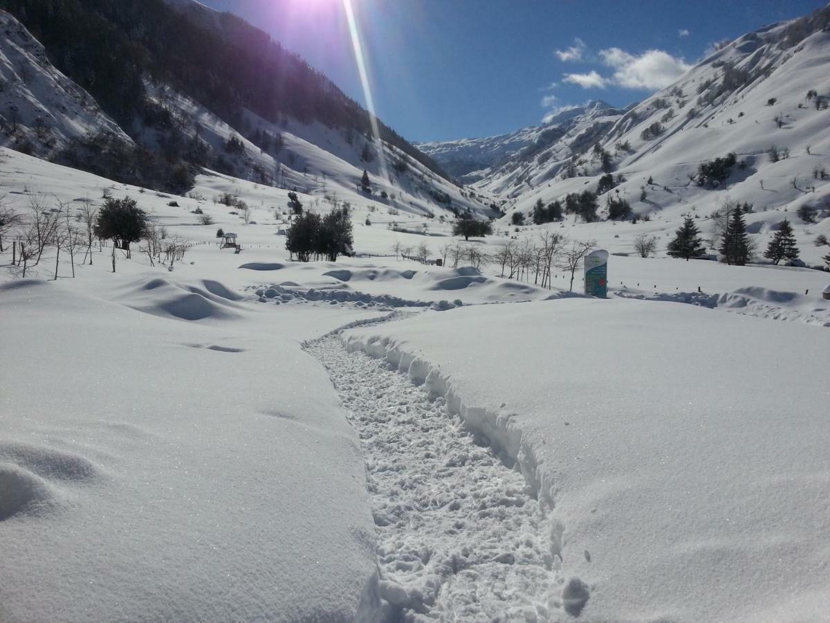 Gite De Montagne Du Plateau De Lhers- Accueil Randonneurs Hotel Accous Exterior foto