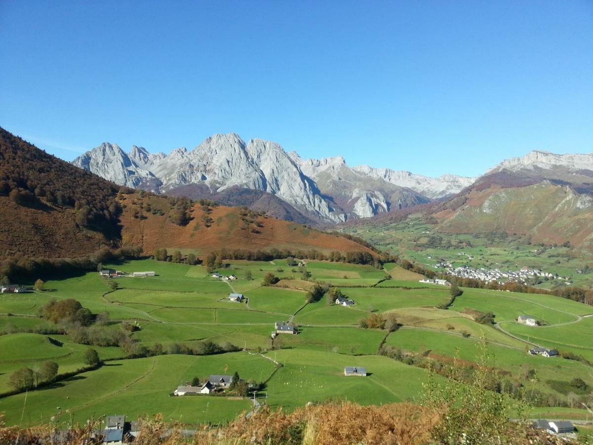 Gite De Montagne Du Plateau De Lhers- Accueil Randonneurs Hotel Accous Exterior foto