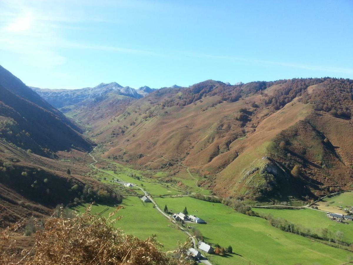 Gite De Montagne Du Plateau De Lhers- Accueil Randonneurs Hotel Accous Exterior foto